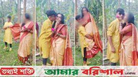 শিক্ষা সফরে শিক্ষিকা-ছাত্র অন্তরঙ্গ মুহূর্তে, তোলপাড়