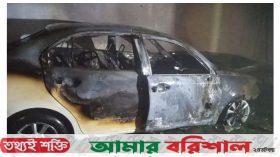 বরিশাল নগরীতে শপিংমলে আগুন: পুড়ে গেছে প্রাইভেটকার
