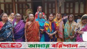 বাউফলে ভিটা মাটি ছাড়ার আতঙ্কে ৩০ হিন্দু পরিবার