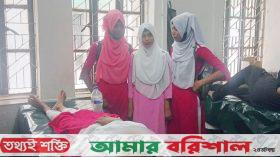 বরিশালে তীব্র গরমে অসুস্থ হয়ে হাসপাতালে স্কুলশিক্ষার্থী