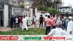 ঝালকাঠিতে ৭২ ঘণ্টা বিদ্যুৎবিচ্ছিন্ন, ক্ষোভে বিদ্যুৎ অফিস ভাঙচুর