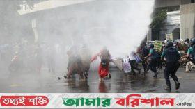 চাকরির বয়স ৩৫ এর দাবিতে ফের আন্দোলন, পুলিশের লাঠি চার্জ-জলকামানে ছত্রভঙ্গ