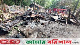 মহিপুরে অটোভ্যান চালকের বসতঘর পুড়ে ছাই