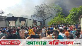 ফের শ্রমিকদের সড়ক অবরোধ, সংঘর্ষ-আগুনে রণক্ষেত্র গাজীপুর