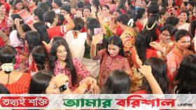 ভয়েস অব আমেরিকার জরিপ: সংখ্যালঘুরা ‘আগের তুলনায় বেশি নিরাপত্তা পাচ্ছে’