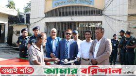 ৩০ বছর কারাভোগ শেষে ভ্যান নিয়ে বাড়ি ফিরলেন হুমায়ন