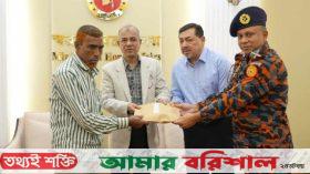 ফায়ারফাইটার নয়নের পরিবারকে ৫ লাখ টাকা সহায়তা