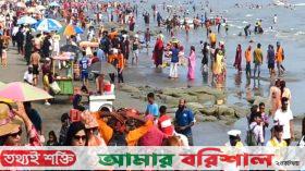 লাখো পর্যটকের পদচারনায় মুখরিত সাগরকন্যা