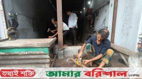 শেষ মুহুর্তেও বরিশালে কামারপাড়ায় ব্যস্ততা