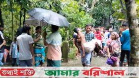 বরিশালে ছেলেকে হত্যা করে থানায় আত্মসমর্পণ করলেন বাবা-মা