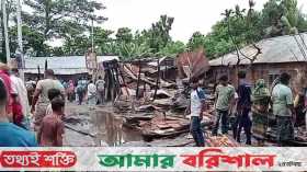 বরিশালে শর্টসার্কিটের আগুনে পুড়ল ২৭ দোকান, ক্ষতি ৩৫ লাখ