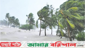 অস্বাভাবিক জোয়ারে তলিয়ে গেছে বরিশাল, পানিবন্দি লাখো মানুষ
