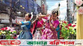 বরিশালে জন্মাষ্টমীতে বর্ণাঢ্য শোভাযাত্রা