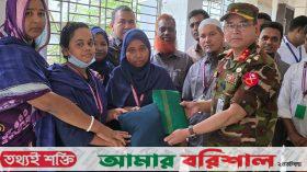 নতুন পোশাক পেয়ে খুশি শেবাচিম হাসপাতালের ২ শতাধিক কর্মচারী