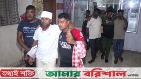 অভিযানে ইলিশ শিকারিদের হামলায় ম্যাজিস্ট্রেটসহ আহত ১৫, আটক ২৭