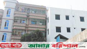 বরিশালে হেলে পড়েছে ভবনের ওপর ভবন