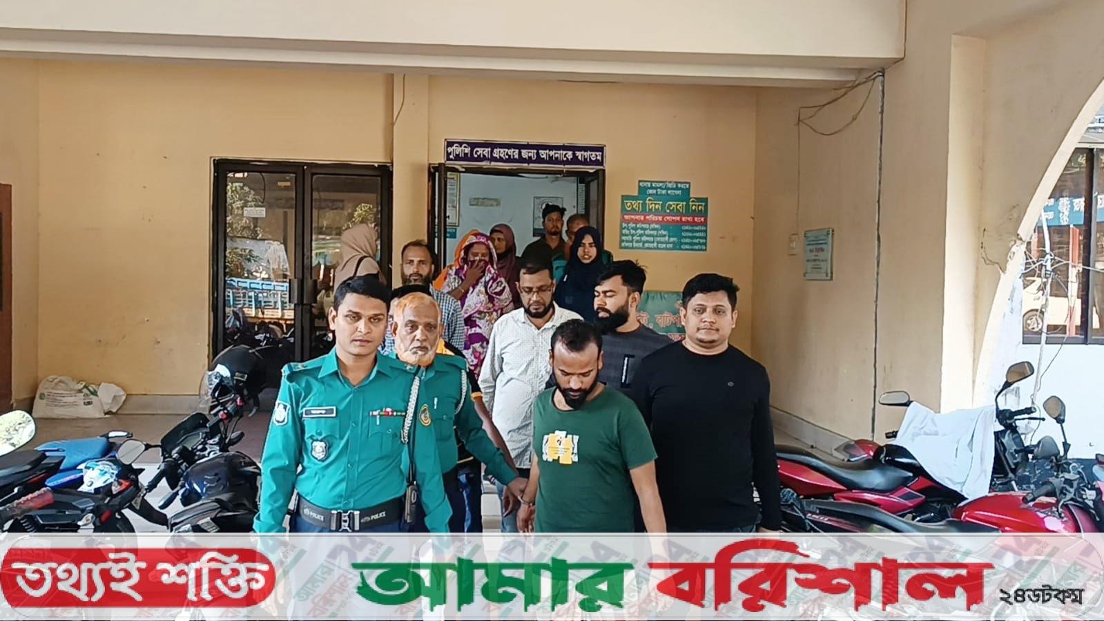 বরিশালে পুলিশকে কামড়ে পালিয়েছে ছাত্রদল নেতা ‍॥ আহত তিন পুলিশ সদস্য, আটক-৪