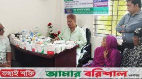 মা বাবার স্মরনে বিনামূল্যে চিকিৎসা দেন ডাঃ আলতাফ মাহমুদ