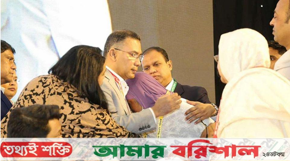 গুম হওয়া পরিবারের আর্তনাদে কাঁদলেন তারেক রহমান