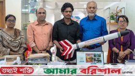 ববি’র শিক্ষার্থী সুজনের ‘থান্ডারবোল্ট’ মিসাইল নিয়ে উপাচার্যের সঙ্গে সৌজন্য সাক্ষাৎ