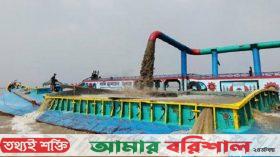হুমকিতে মেহেন্দিগঞ্জের চরাঞ্চল, ড্রেজারে চলছে বালু উত্তোলন