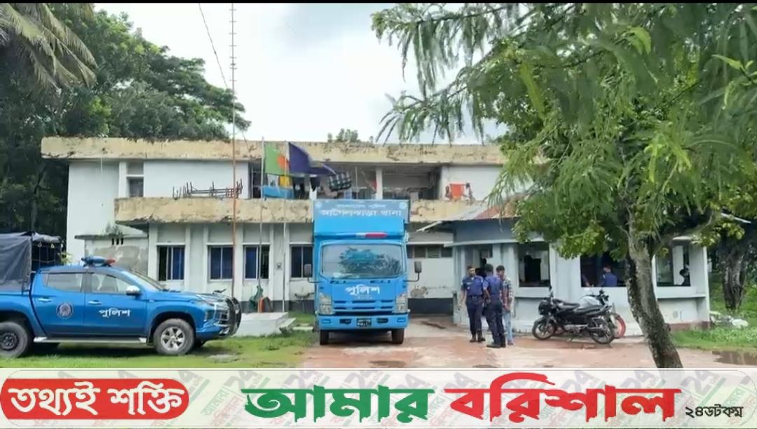 গ্রেপ্তার আতঙ্কে জনশুন্য ফুলশ্রী গ্রাম