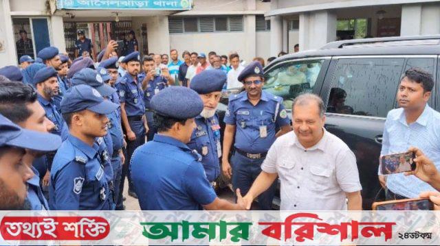 হামলা চালানো সেই আগৈলঝাড়া থানা পরিদর্শনে তথ্যমন্ত্রী