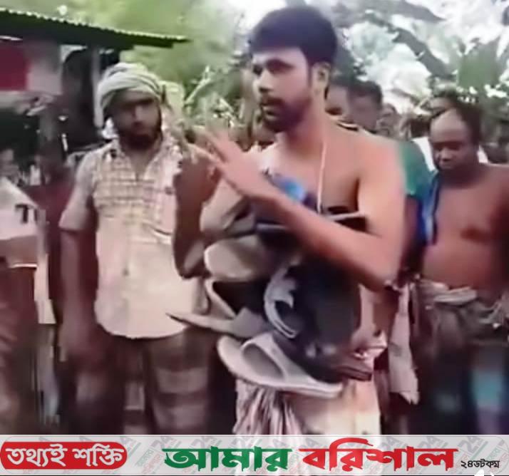 বিশ্ব নবীকে নিয়ে কটুক্তি, যুবককে জুতার মালা পড়িয়ে ঘুরিয়েছে জনতা