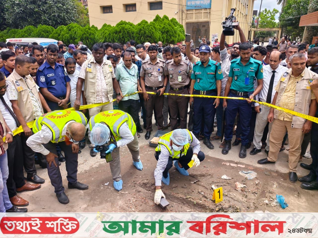 বরিশাল আদালত চত্বরে ককটেল বিস্ফোরণ