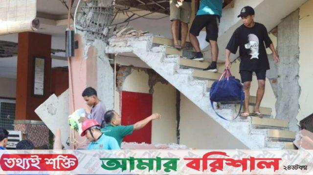 ইন্দোনেশিয়ায় ৭.৭ মাত্রার ভূমিকম্পে নিহত বেড়ে ৩৮