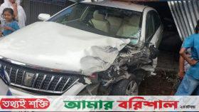বরিশালে অ্যাম্বুলেন্স-প্রাইভেটকার সংঘর্ষে আহত ৪